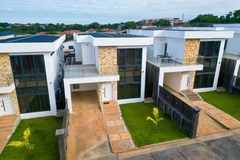 Renting out with online payment: Yus' Modern Luxury 4BR -Guest Town Home (Accra,GHANA)